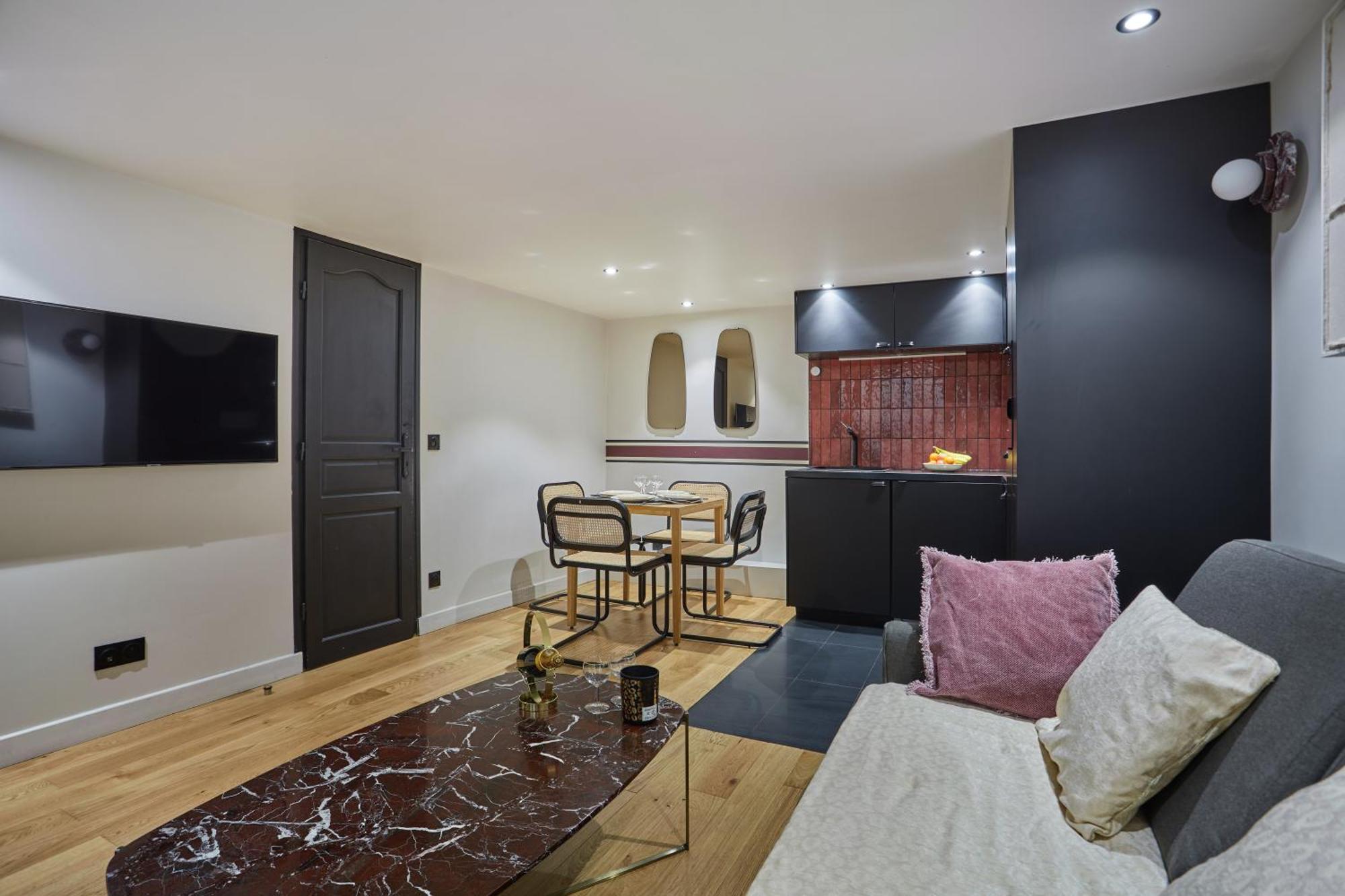Apartment St Honore By Studio Prestige Париж Екстериор снимка