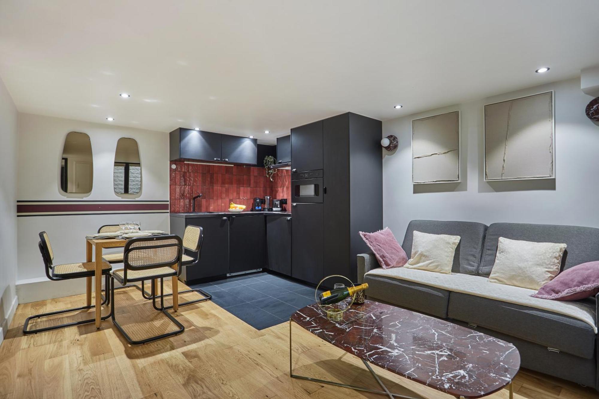 Apartment St Honore By Studio Prestige Париж Екстериор снимка